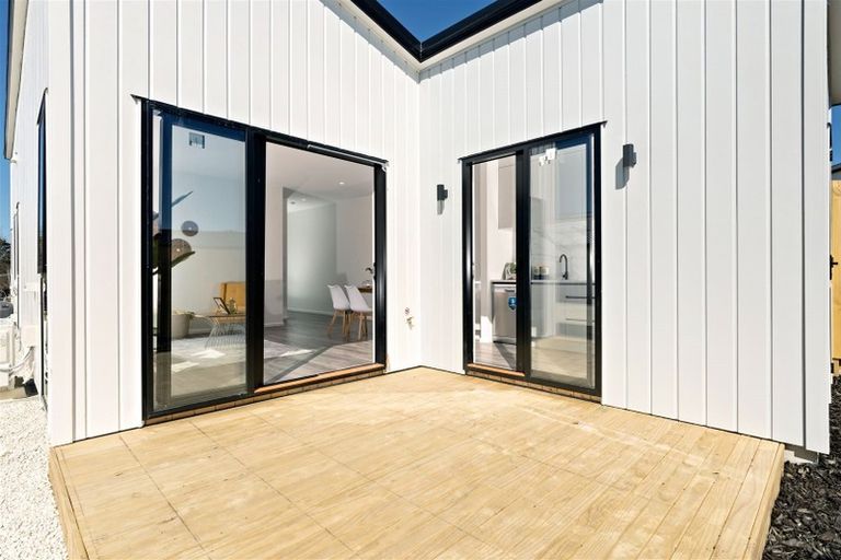 Photo of property in 6 Puhikawa Street, Massey, Auckland, 0614