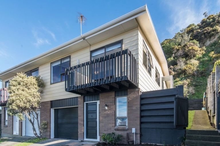 Photo of property in 27a Old Coach Road, Johnsonville, Wellington, 6037