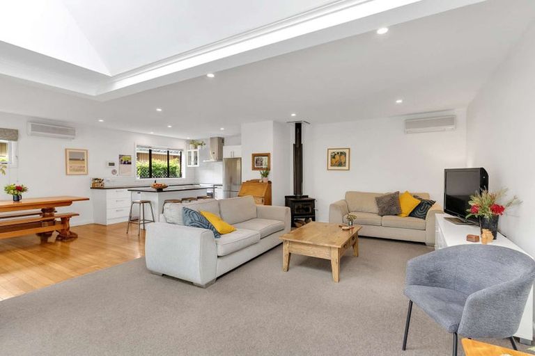 Photo of property in 10 Claxton Place, Saint Martins, Christchurch, 8022