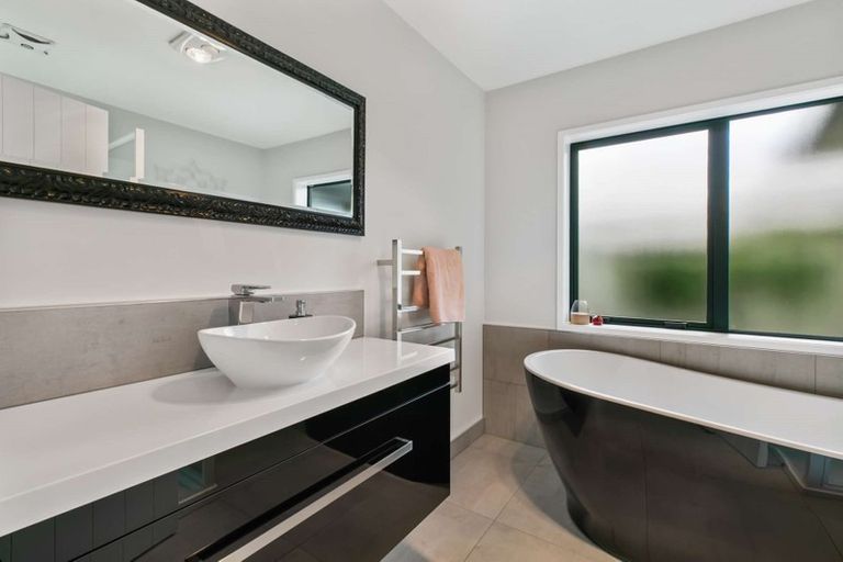 Photo of property in 99 Palm Springs Boulevard, Papamoa Beach, Papamoa, 3118