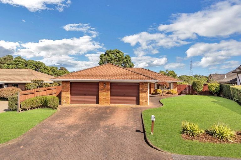 Photo of property in 16 Westholm Way, Pahurehure, Papakura, 2113