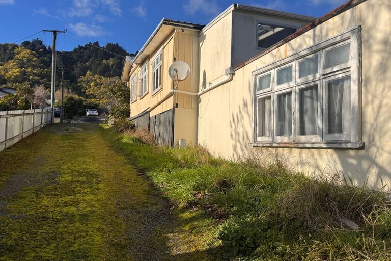 Photo of property in 62 Hampden Street, Picton, 7220