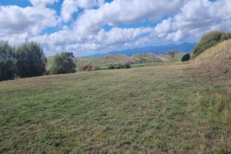 Photo of property in 644 Muhunoa Road West, Ohau, 5570