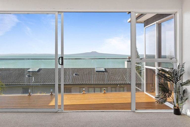 Photo of property in 1/25 Oban Road, Browns Bay, Auckland, 0630