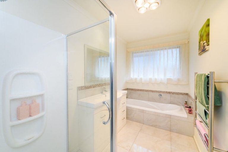 Photo of property in 98 Rosalie Terrace, Kelvin Grove, Palmerston North, 4414