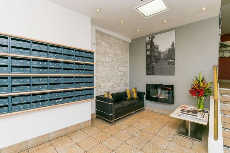 Photo of property in Terrace Garden Apartments, 2e/120 The Terrace, Wellington Central, Wellington, 6011