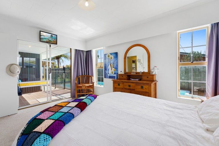 Photo of property in 8 Knights Grove, Otaki, 5512