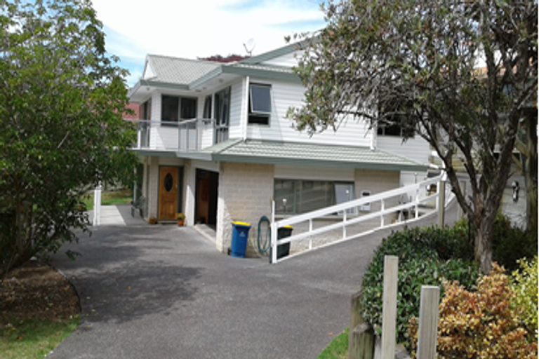 Photo of property in 32a Pleasant Road, Glen Eden, Auckland, 0602