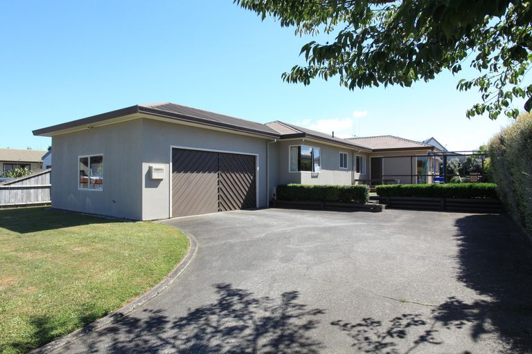 Photo of property in 27 Ronald Court, Pukete, Hamilton, 3200