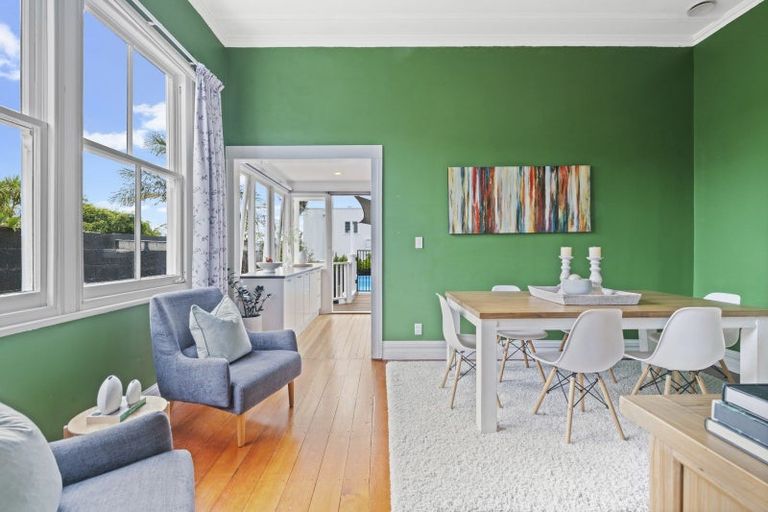 Photo of property in 147 Queen Street, Northcote Point, Auckland, 0627