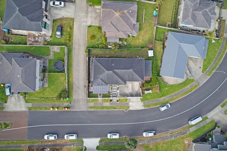 Photo of property in 126 Keri Vista Rise, Papakura, 2110