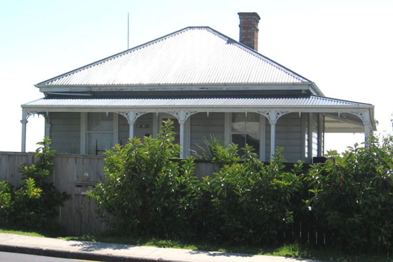 Photo of property in 2/137 Mokoia Road, Birkenhead, Auckland, 0626