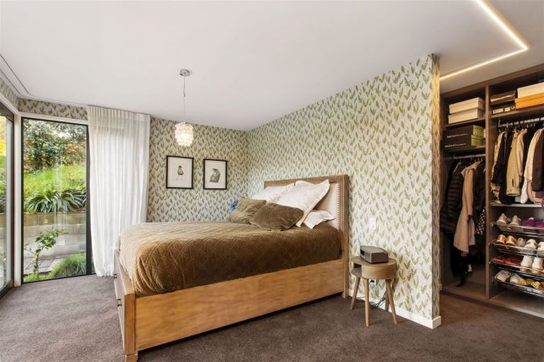 Photo of property in 2 Hammerton Lane, Heathcote Valley, Christchurch, 8022