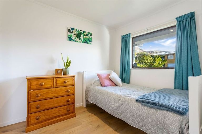 Photo of property in 60 Rhinevale Close, Henderson, Auckland, 0612