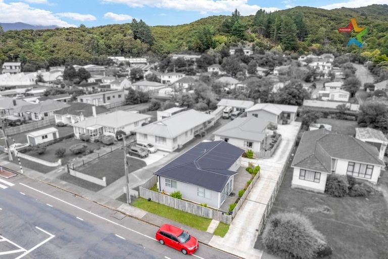 Photo of property in 25a Wainuiomata Road, Wainuiomata, Lower Hutt, 5014