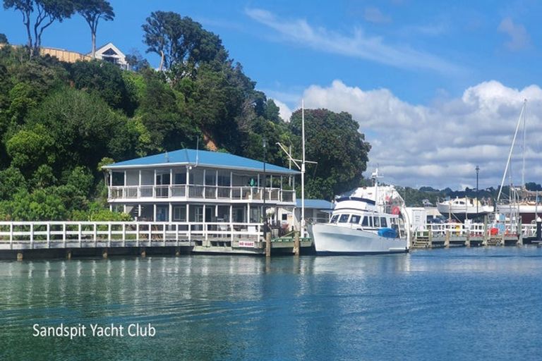 Photo of property in 1080 Sandspit Road, Sandspit, Warkworth, 0982