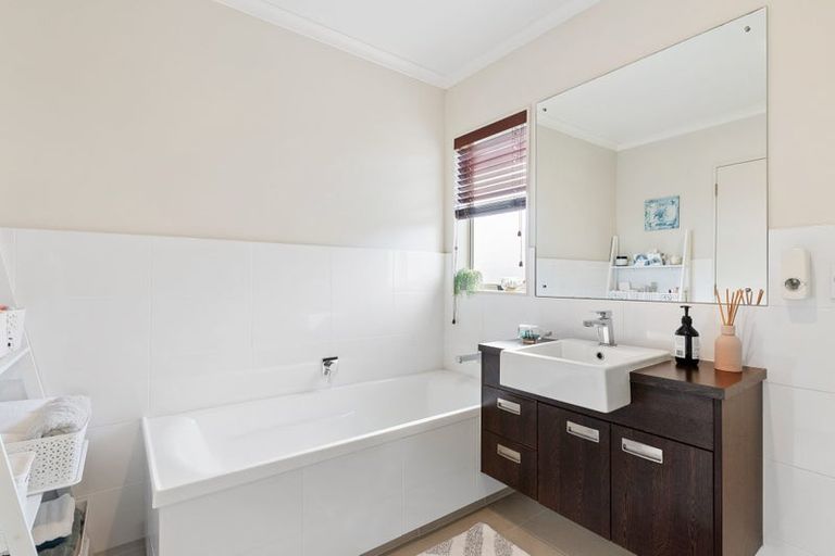 Photo of property in 11 Amaretto Avenue, Flat Bush, Auckland, 2019