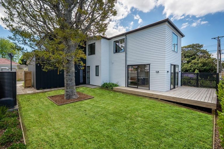 Photo of property in 32 Swanson Road, Henderson, Auckland, 0610