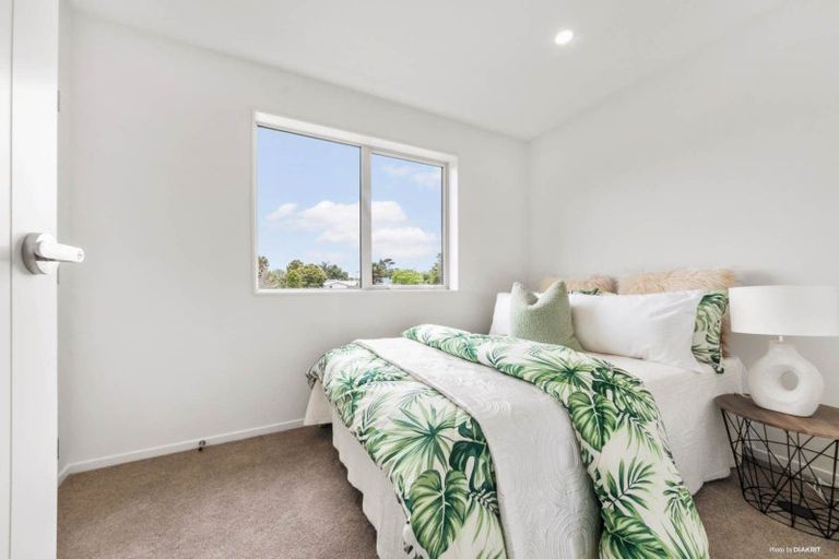 Photo of property in 25a Scarlet Drive, Ranui, Auckland, 0612