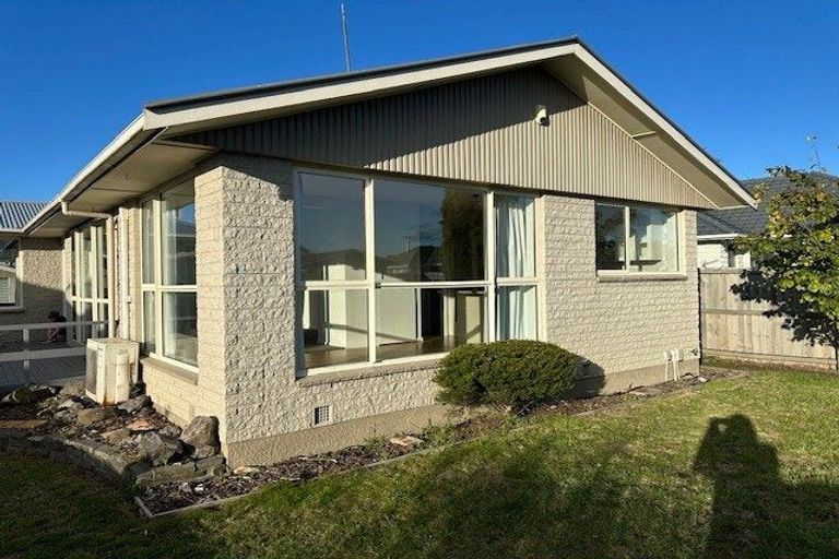 Photo of property in 102 Effingham Street, North New Brighton, Christchurch, 8083