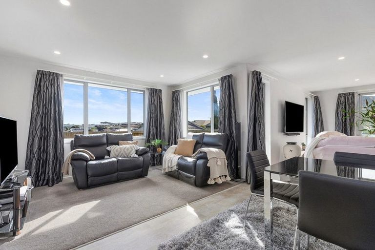 Photo of property in 9 Puhirake Crescent, Pyes Pa, Tauranga, 3112