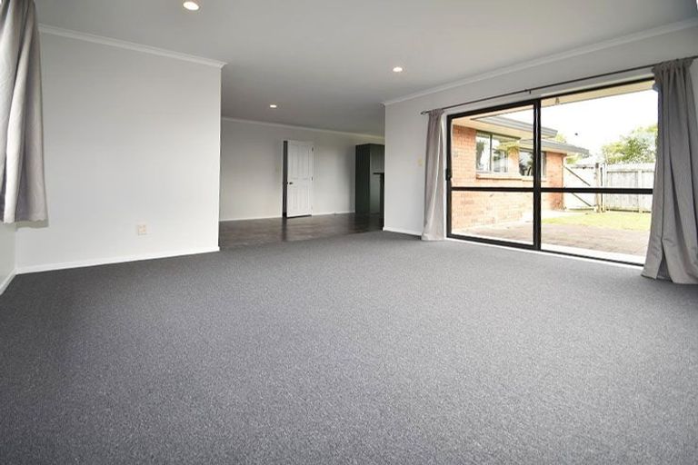 Photo of property in 10 Killeen Place, Flat Bush, Auckland, 2019