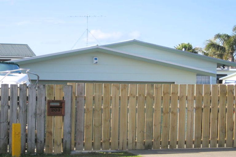 Photo of property in 203 Mahurangi East Road, Snells Beach, 0920
