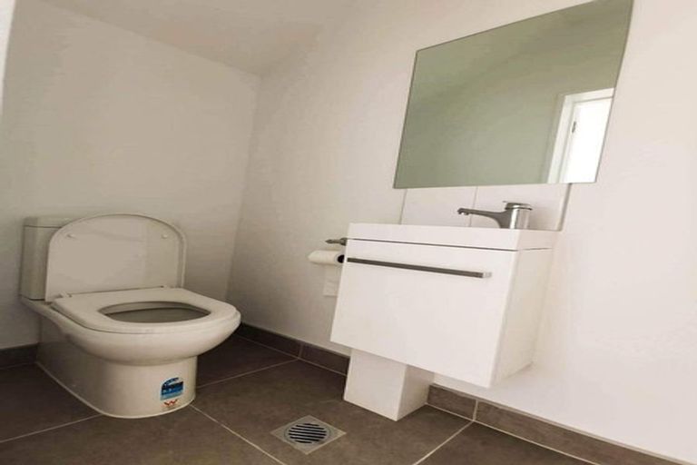 Photo of property in 22 Eileen Newey Place, Henderson, Auckland, 0612