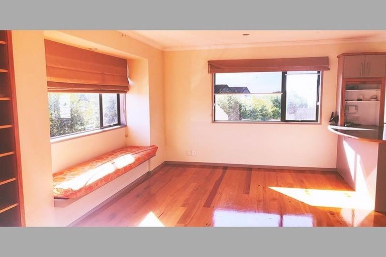 Photo of property in 17a Grassways Avenue, Pakuranga, Auckland, 2010