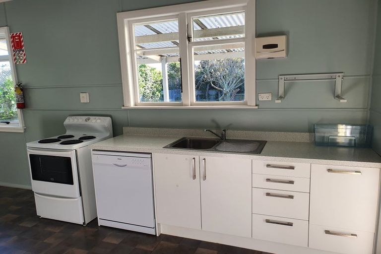 Photo of property in 14 Fookes Street, Waverley, 4510