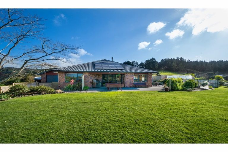 Photo of property in 173 Anzac Road, Waitakere, Auckland, 0816