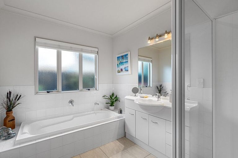 Photo of property in 4 Innswood Place, Rototuna North, Hamilton, 3210