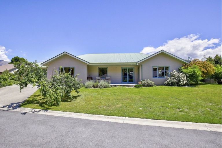 Photo of property in 10 Alexander Place, Arrowtown, 9302