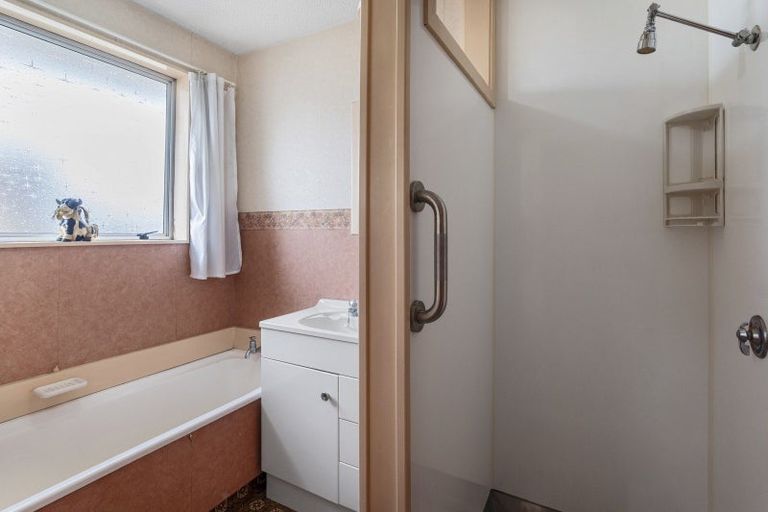 Photo of property in 4/15 Division Street, Riccarton, Christchurch, 8041