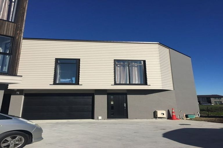 Photo of property in 3 Lemon Tree Lane, Flat Bush, Auckland, 2019