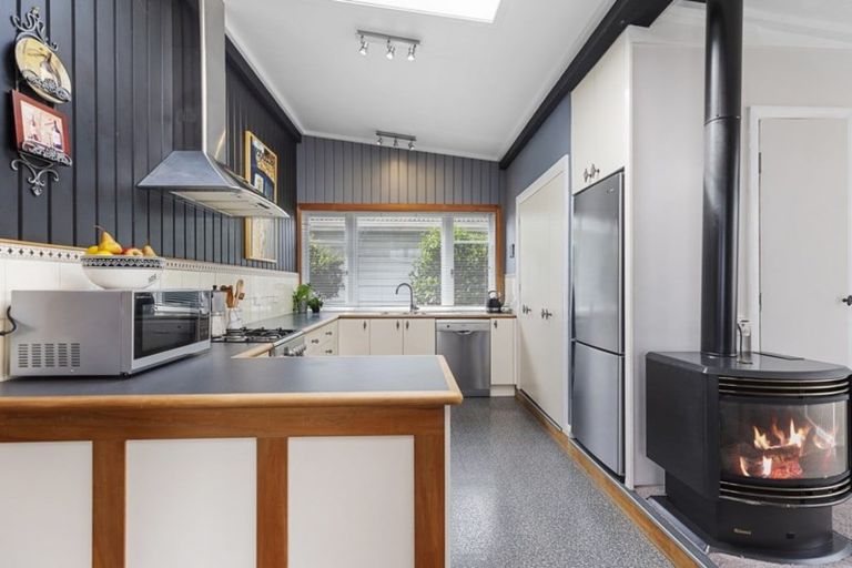 Photo of property in 27 Braithwaite Street, Karori, Wellington, 6012