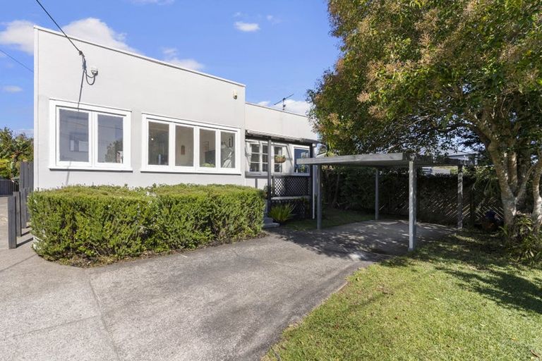 Photo of property in 34 Dakota Avenue, Beach Haven, Auckland, 0626