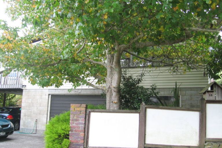 Photo of property in 13 Sunrise Boulevard, Tawa, Wellington, 5028