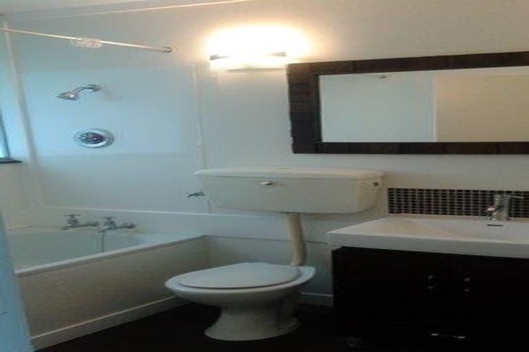 Photo of property in Mccallister Heights, 7/381 Adelaide Road, Newtown, Wellington, 6021