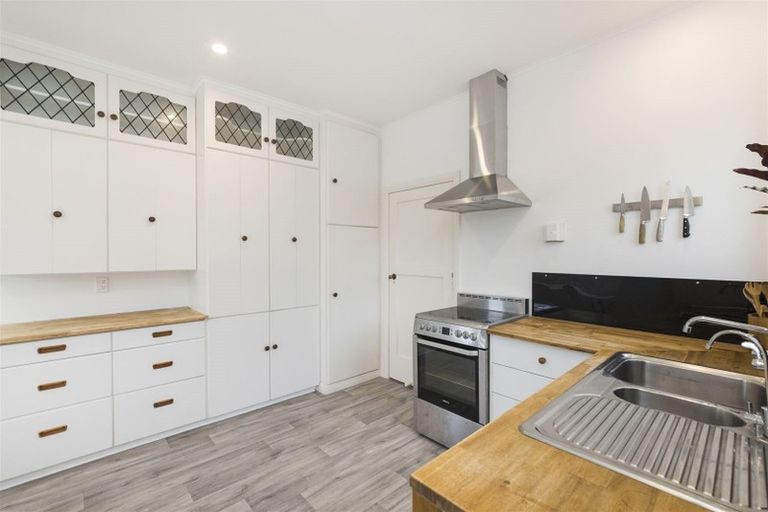 Photo of property in 25 Ihle Street, Terrace End, Palmerston North, 4410