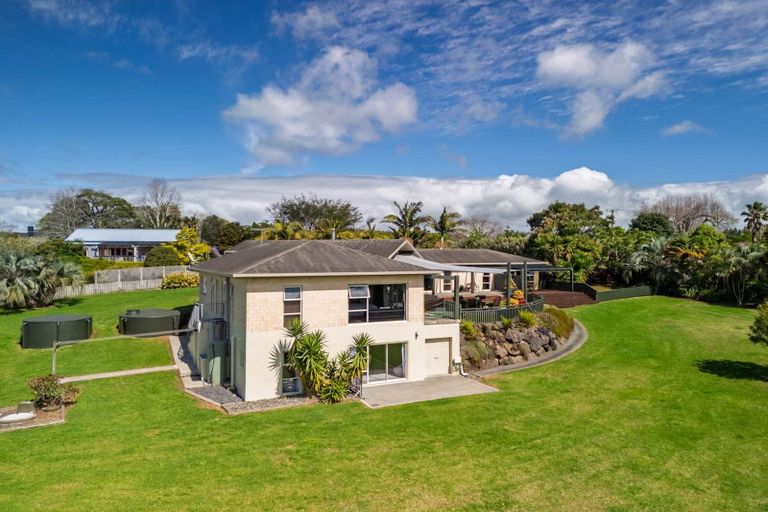 Photo of property in 17 Riddell Road, Kerikeri, 0230