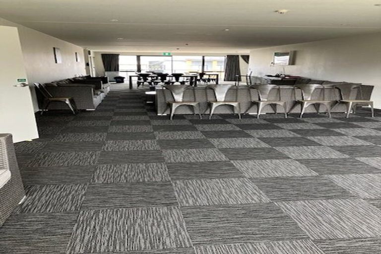 Photo of property in 16 Silverstone Drive, Cromwell, 9384