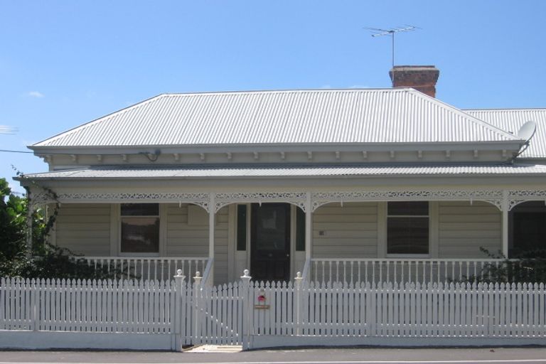 Photo of property in 18 Vauxhall Road, Devonport, Auckland, 0624