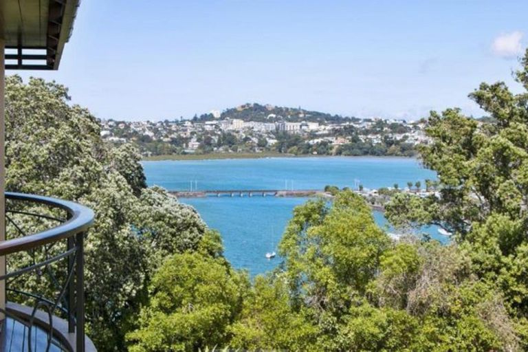 Photo of property in 96 Paritai Drive, Orakei, Auckland, 1071