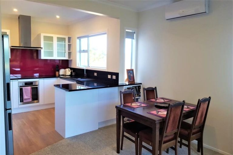 Photo of property in 23a Eastview Grove, Normandale, Lower Hutt, 5010