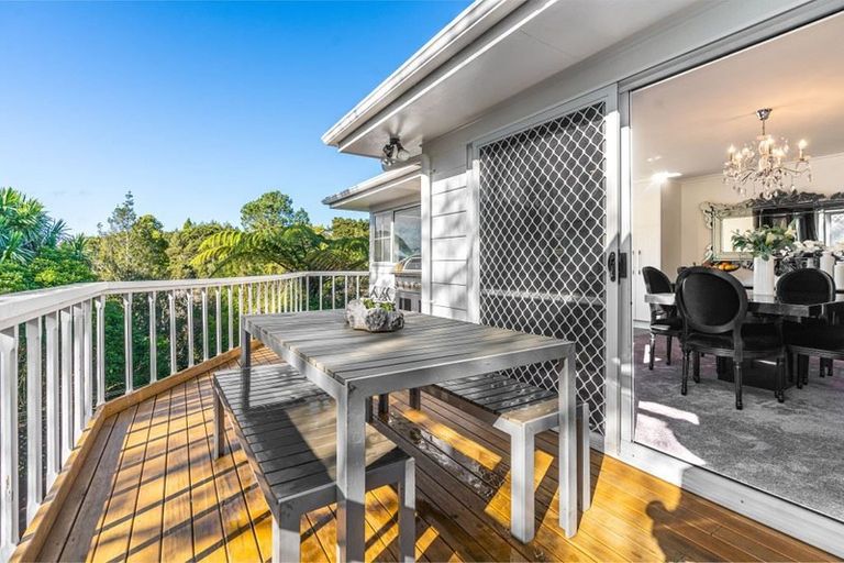 Photo of property in 138 Chelsea View Drive, Chatswood, Auckland, 0626