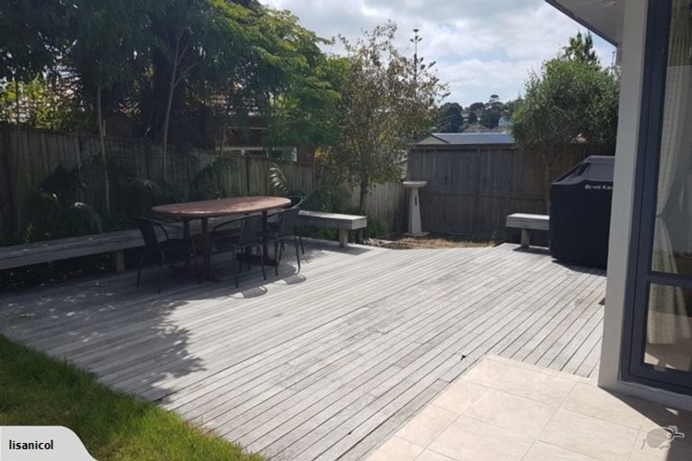 Photo of property in 2/14 Coronation Street, Belmont, Auckland, 0622