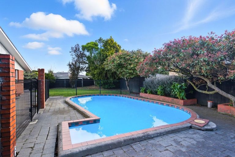 Photo of property in 5c Gilmore Place, Burnside, Christchurch, 8053