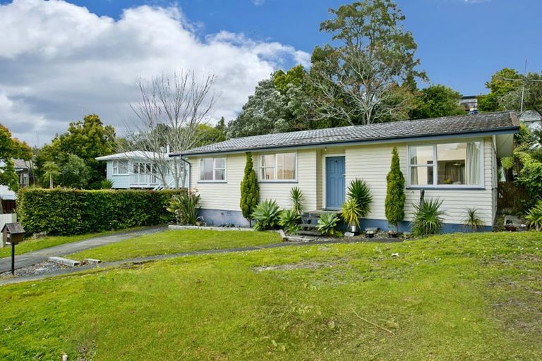 Photo of property in 22 Sequoia Place, Sunnynook, Auckland, 0620