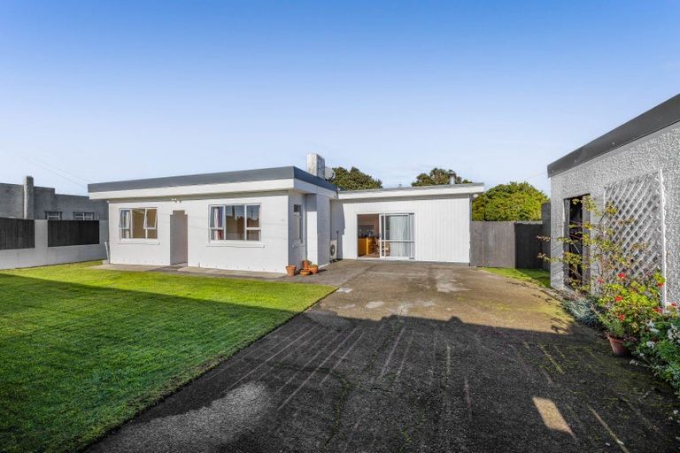 Photo of property in 62 Gisborne Terrace, Opunake, 4616